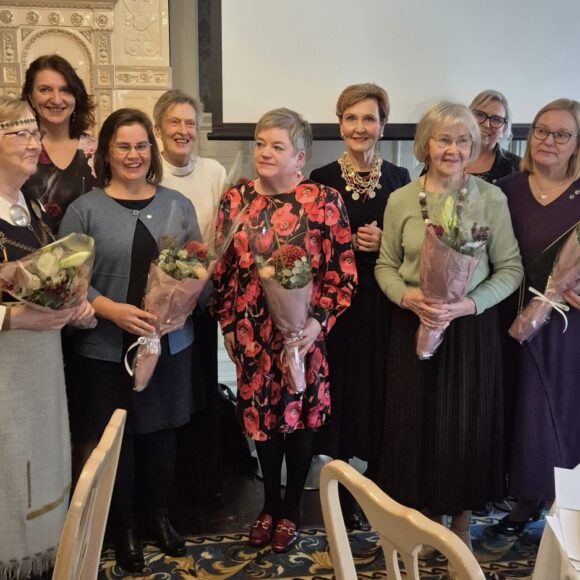 Ikääntyneiden äänen on kuuluttava hyvinvointialueen päätöksenteossa