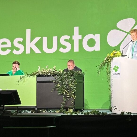 Juhlapuoluekokous kutsuu Tampereelle